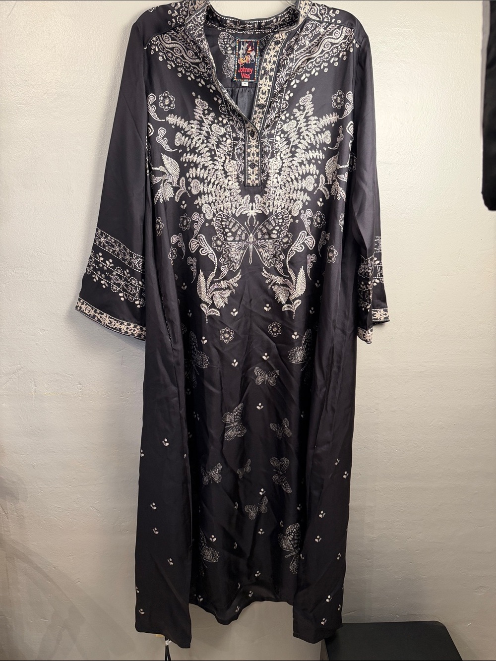 Johnny Was Black Maxi Dress with Cream Embroidered Butterfly Motif 100% silk med
